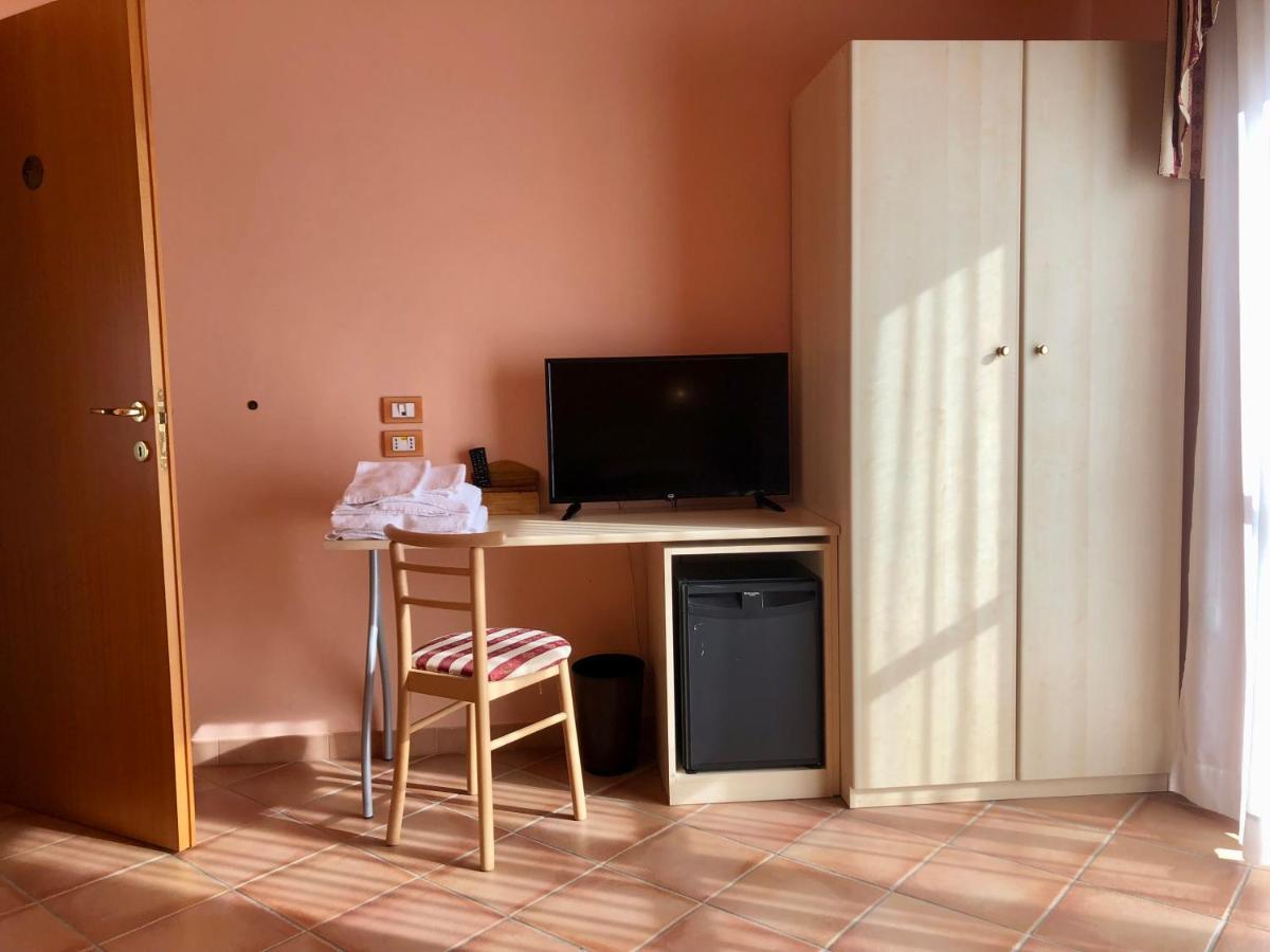 Hotel Di Rocco لوريتو أبروتينو المظهر الخارجي الصورة