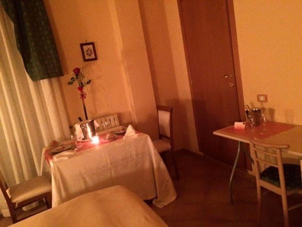 Hotel Di Rocco لوريتو أبروتينو المظهر الخارجي الصورة